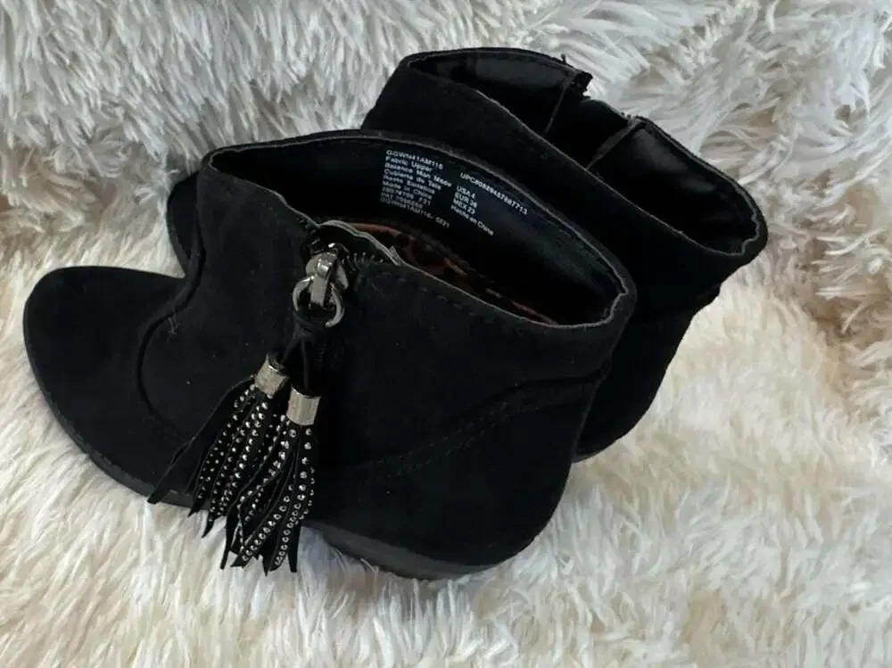 816 Wonder Nation Girls Black Faux Suede Rhinestone Fringe Ankle Boots Size 4
